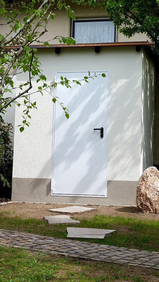 erst störende Unterbringung für Pooltechnik...